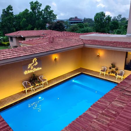 White Stallion Villa Лонавала Екстериор снимка