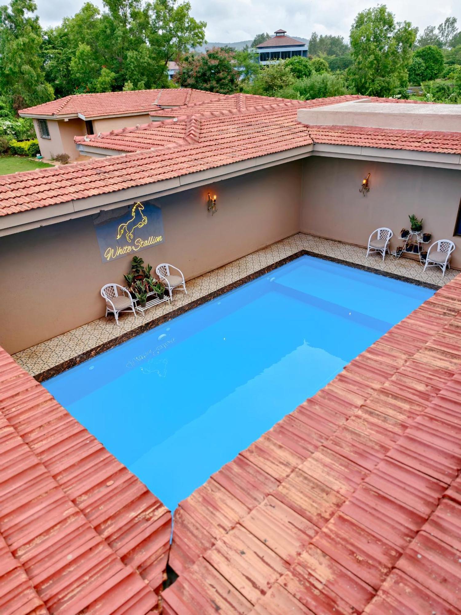 White Stallion Villa Лонавала Екстериор снимка