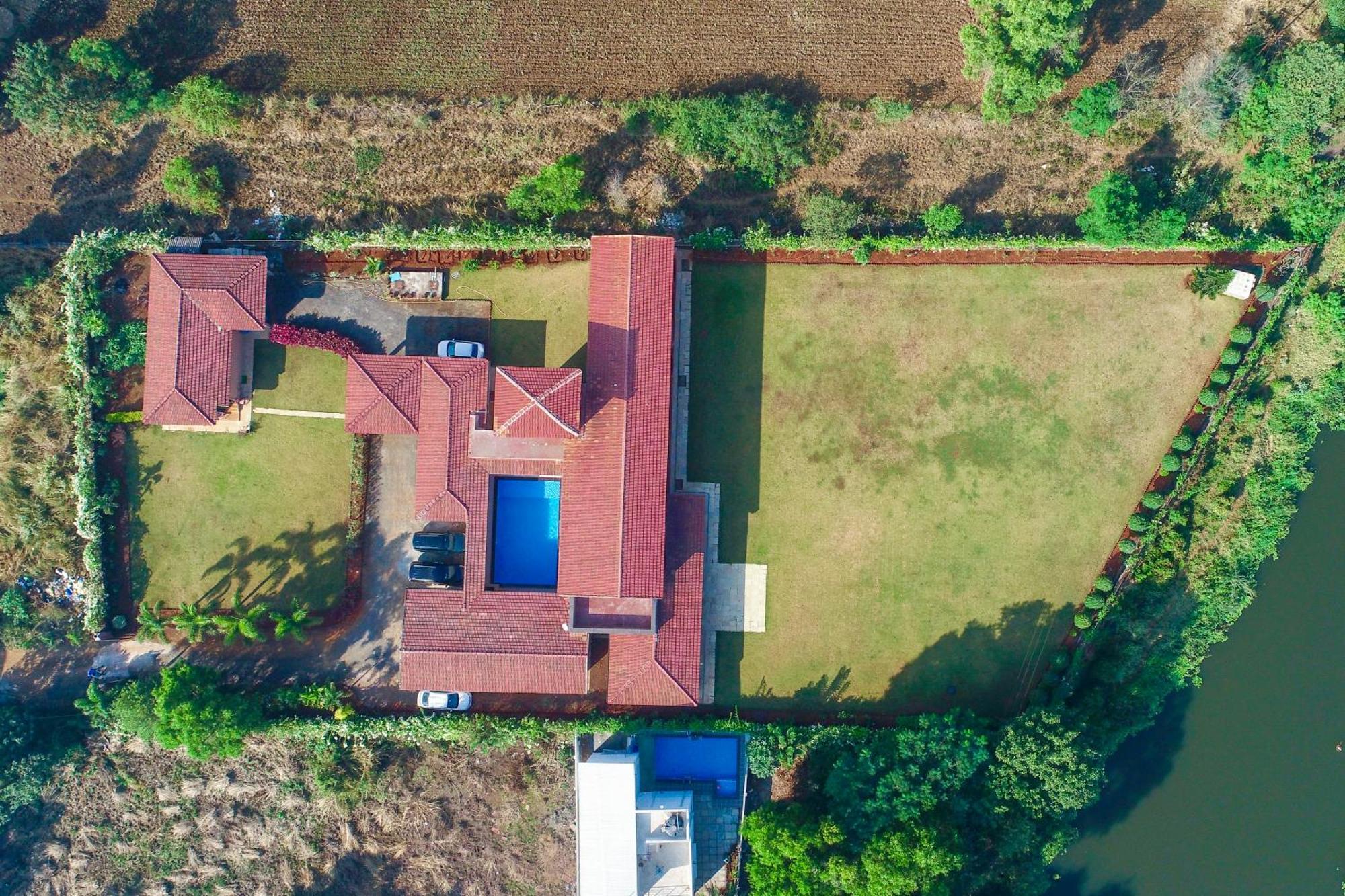 White Stallion Villa Лонавала Екстериор снимка