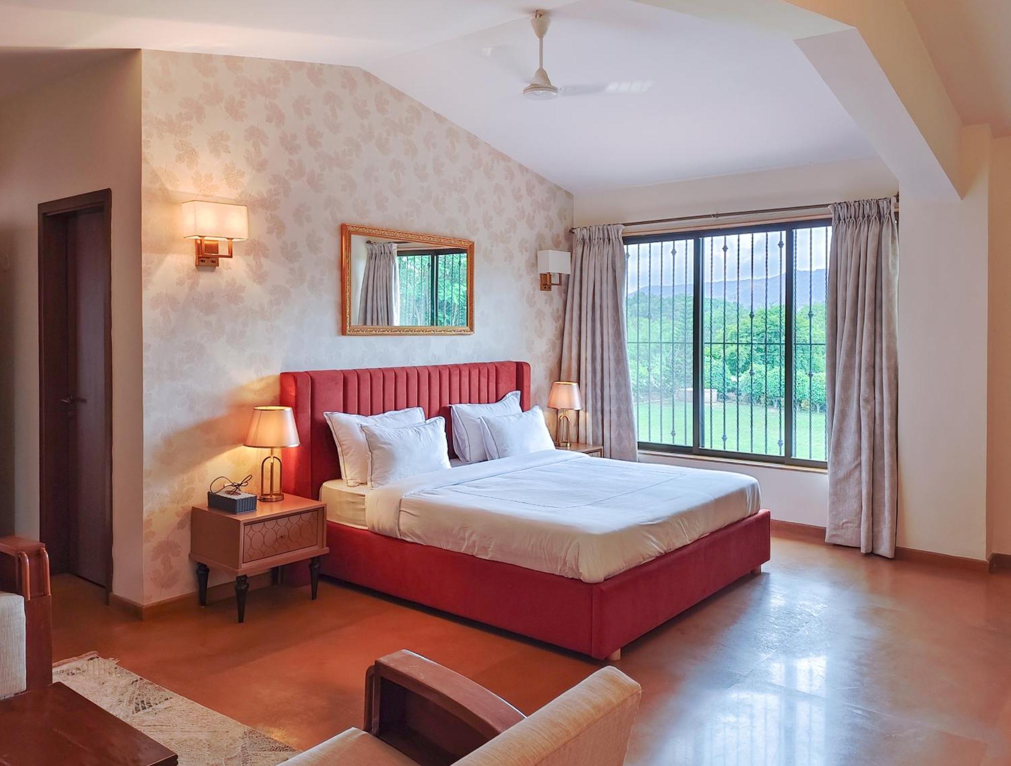 White Stallion Villa Лонавала Екстериор снимка
